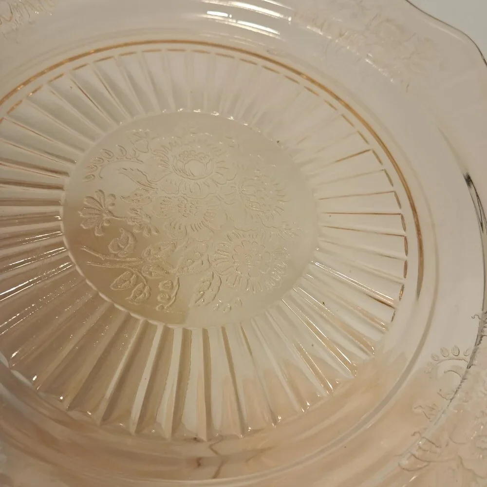 Set of five vintage Anchor Hocking Blush salad plates - Picture 2 of 9